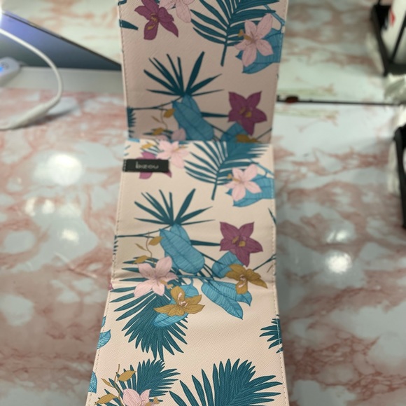 Miroir avec étui fleuri. Miroir with leaves print case - Picture 8 of 10